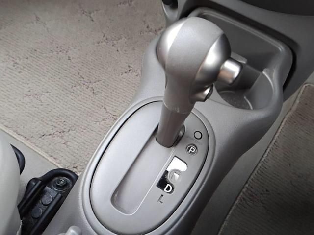 NISSAN MARCH 2017 Image 31