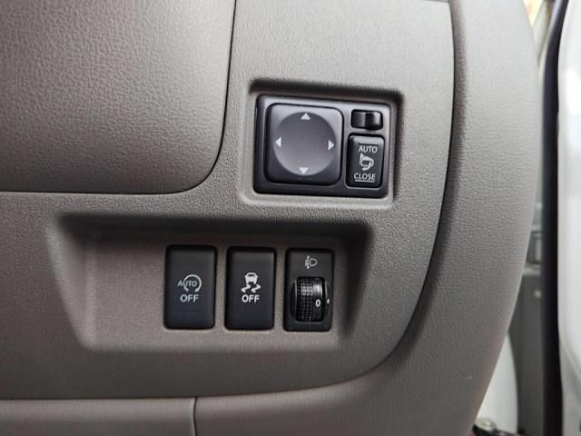 NISSAN MARCH 2017 Image 31