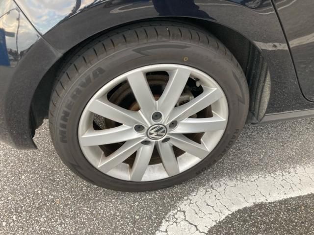 VOLKSWAGEN GOLF 2011 Image 31