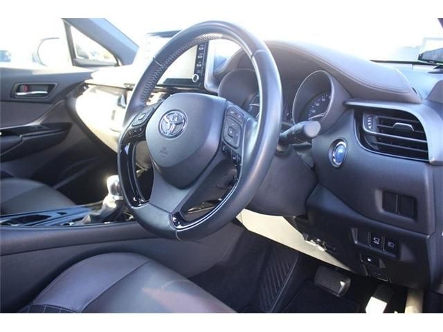 TOYOTA C-HR 2019 Image 31