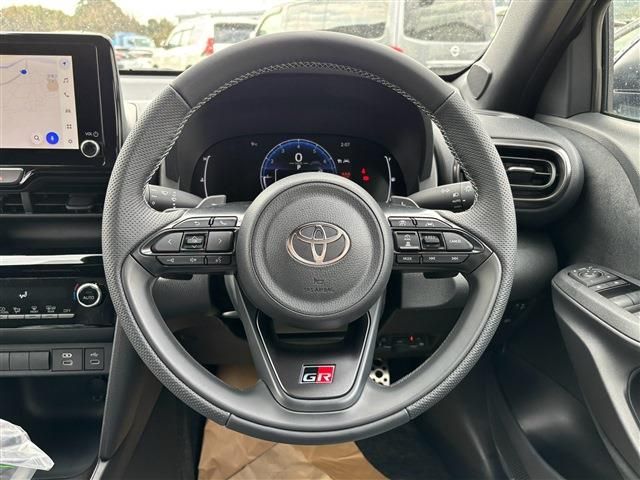 TOYOTA YARIS CROSS 2025 Image 31