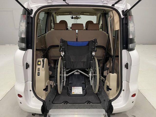 TOYOTA SIENTA 2015 Image 31