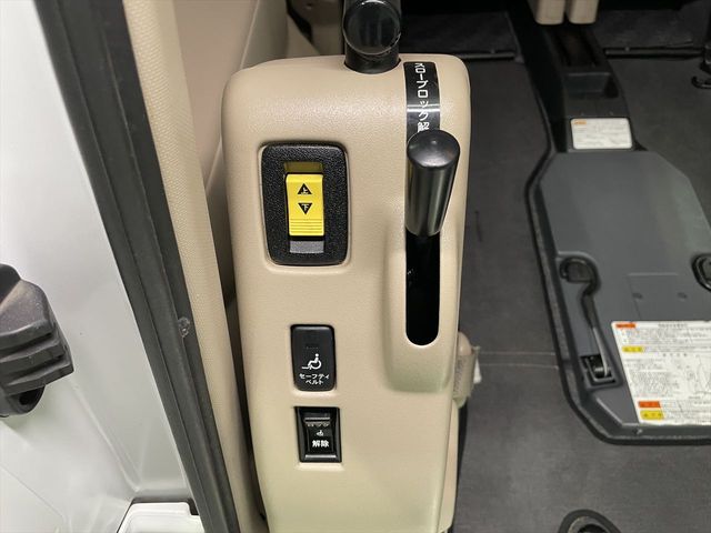 TOYOTA SIENTA 2015 Image 31