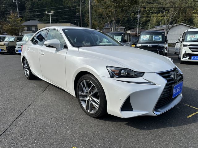TOYOTA LEXUS IS200T 2016 Image 31