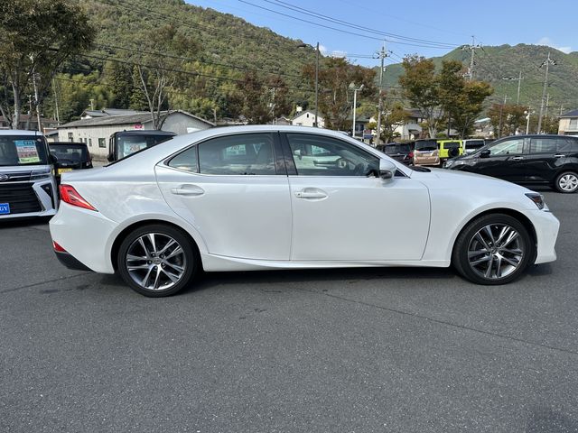 TOYOTA LEXUS IS200T 2016 Image 31