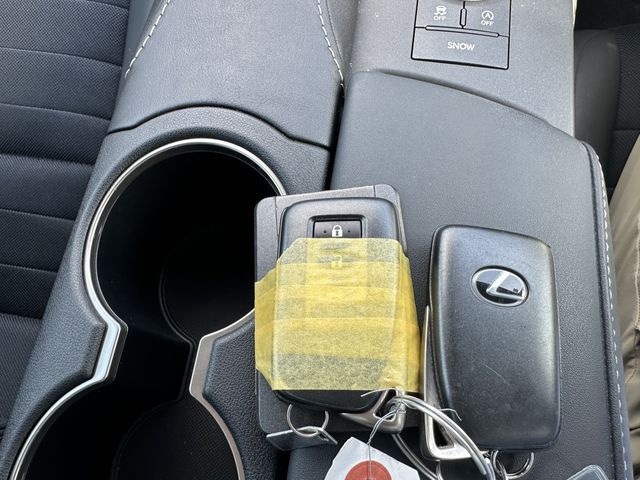 TOYOTA LEXUS IS200T 2016 Image 31