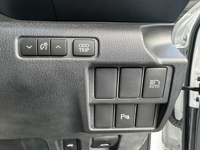 TOYOTA LEXUS IS200T 2016 Image 31