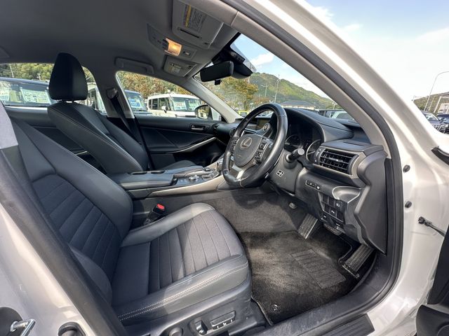 TOYOTA LEXUS IS200T 2016 Image 31