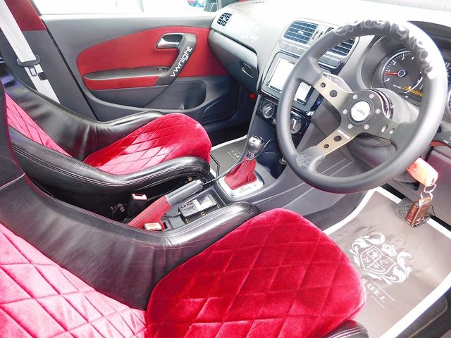 VOLKSWAGEN POLO 2011 Image 31