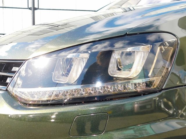 VOLKSWAGEN POLO 2011 Image 31