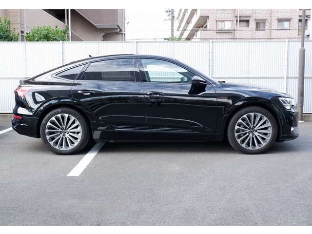 AUDI E-TRON SPORTBAC 2022 Image 31