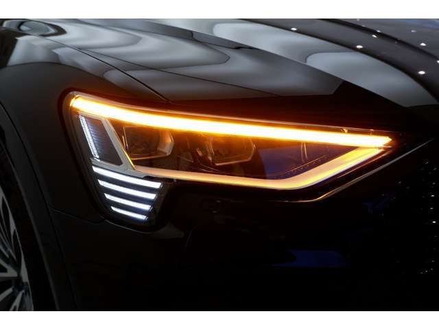 AUDI E-TRON SPORTBAC 2022 Image 31