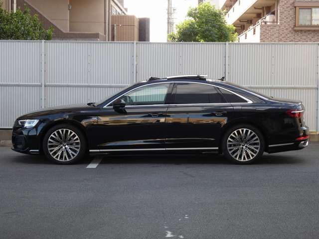 AUDI A8 2023 Image 31