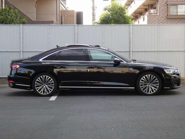 AUDI A8 2023 Image 31