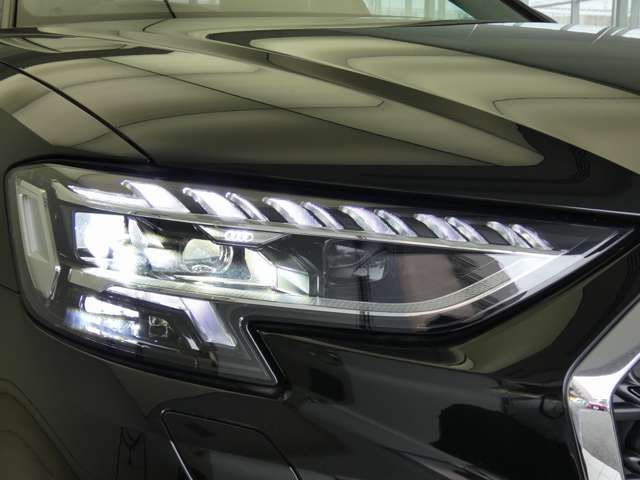 AUDI A8 2023 Image 31