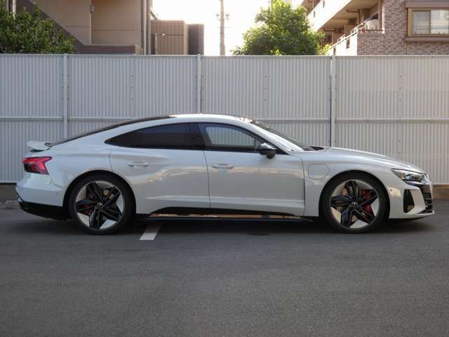 AUDI RS E-TRON GT 2023 Image 31