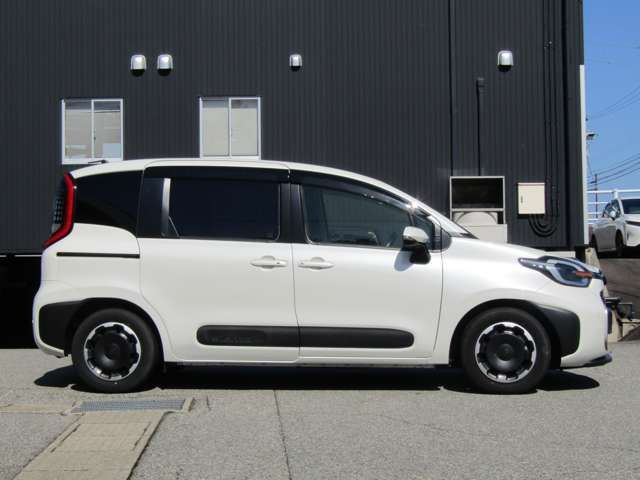 TOYOTA SIENTA HYBRID 2022 Image 31