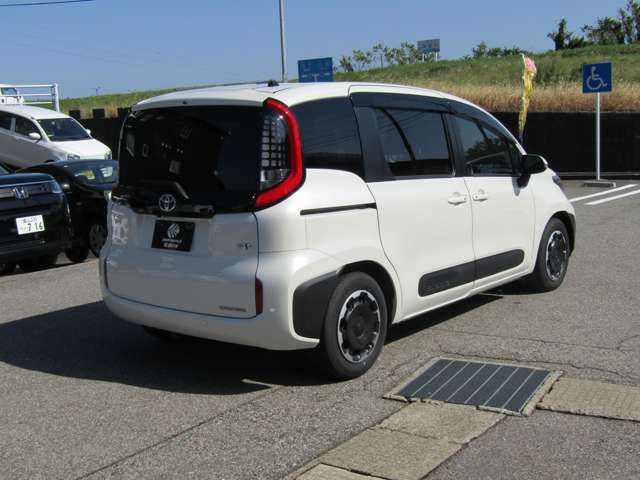 TOYOTA SIENTA HYBRID 2022 Image 31