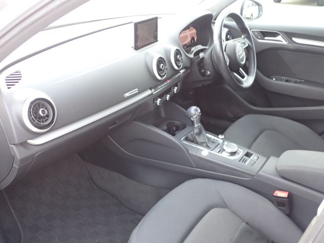 AUDI A3 SPORTBACK 2019 Image 31