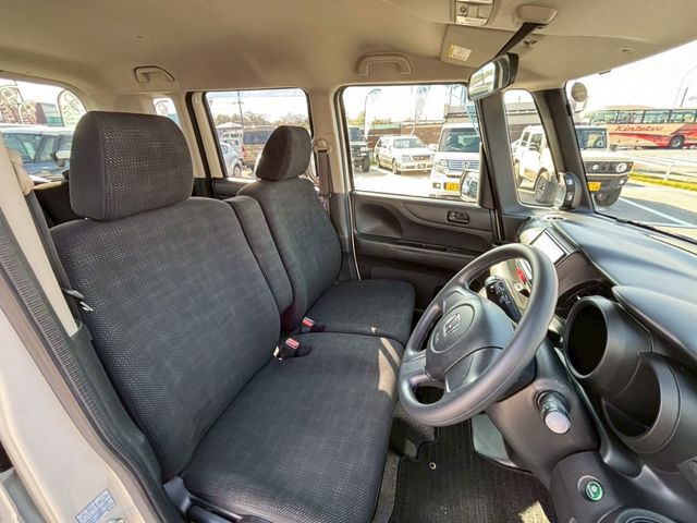 HONDA N BOX 2017 Image 31