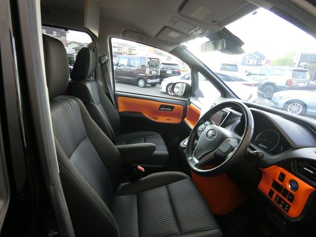 TOYOTA VOXY HYBRID 2016 Image 31