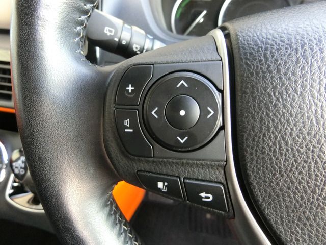 TOYOTA VOXY HYBRID 2016 Image 31