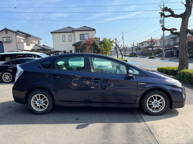 TOYOTA PRIUS 2010 Image 31