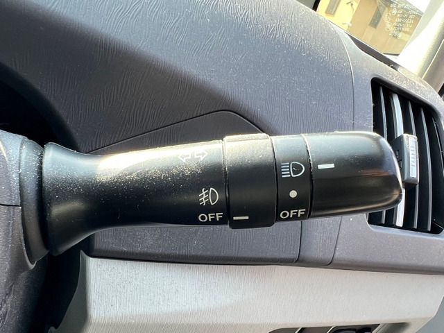 TOYOTA PRIUS 2010 Image 31