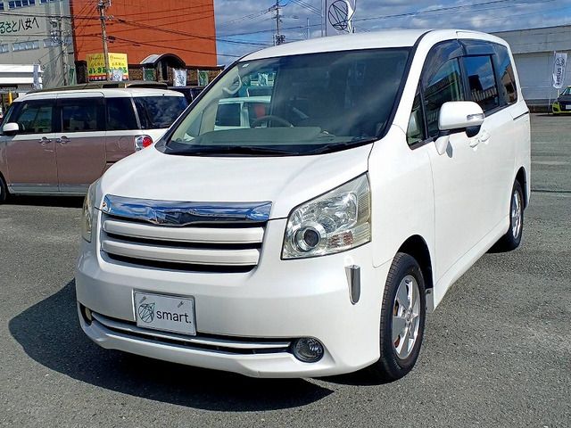 TOYOTA NOAH 2008 Image 31