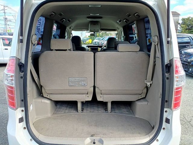 TOYOTA NOAH 2008 Image 31