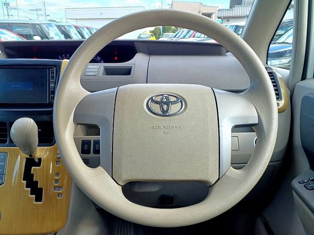 TOYOTA NOAH 2008 Image 31