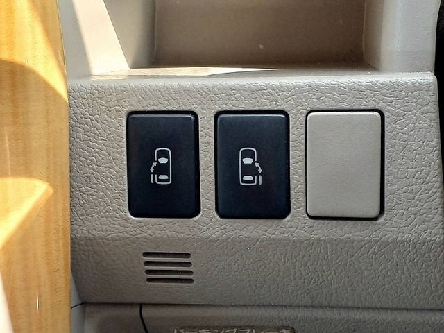 TOYOTA NOAH 2008 Image 31