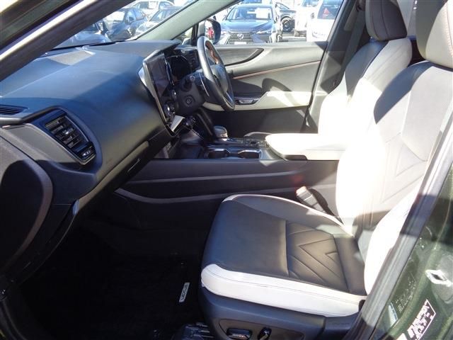 TOYOTA LEXUS NX450H+ AWD 2023 Image 31