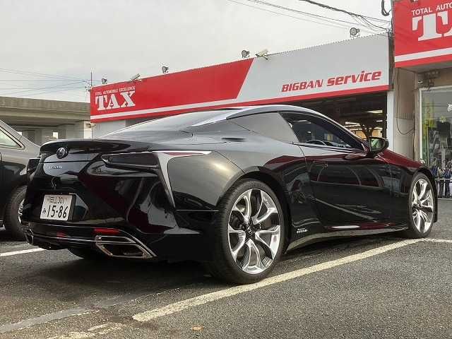 TOYOTA LEXUS LC500H 2017 Image 31