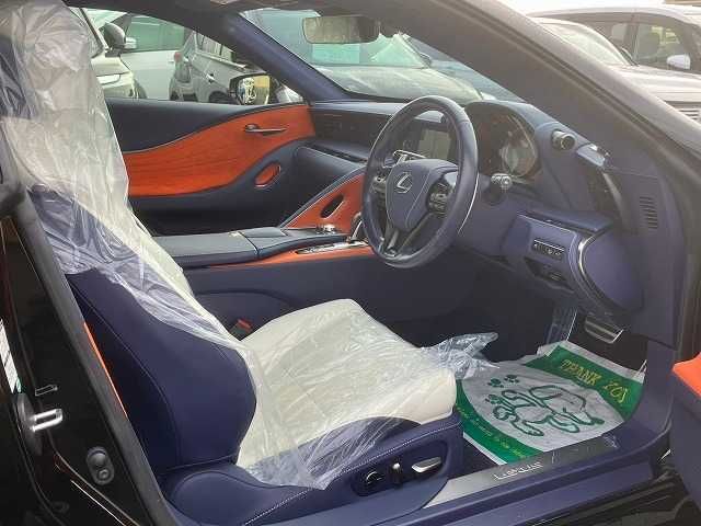 TOYOTA LEXUS LC500H 2017 Image 31