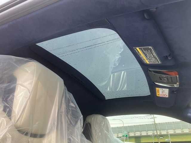 TOYOTA LEXUS LC500H 2017 Image 31