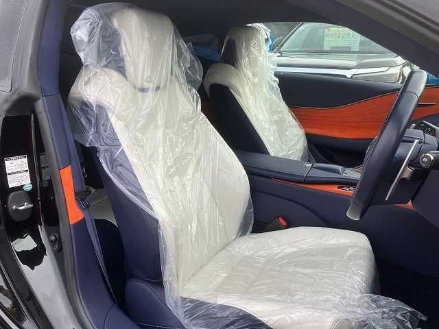 TOYOTA LEXUS LC500H 2017 Image 31