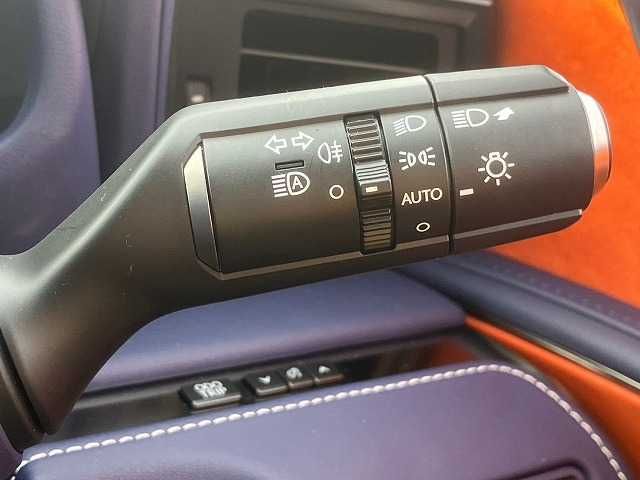 TOYOTA LEXUS LC500H 2017 Image 31