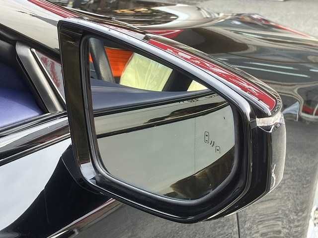 TOYOTA LEXUS LC500H 2017 Image 31