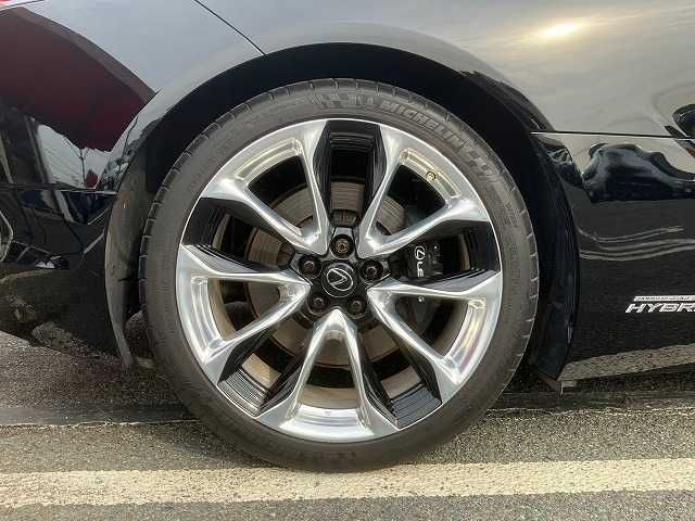 TOYOTA LEXUS LC500H 2017 Image 31