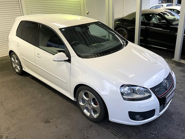 VOLKSWAGEN GOLF 2005 Image 31