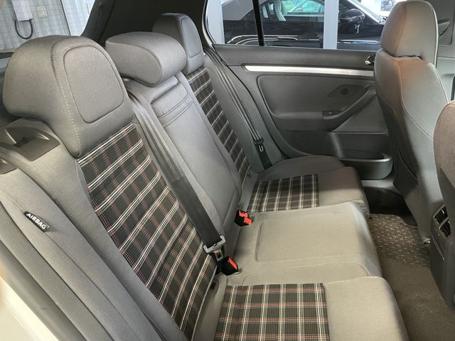 VOLKSWAGEN GOLF 2005 Image 31