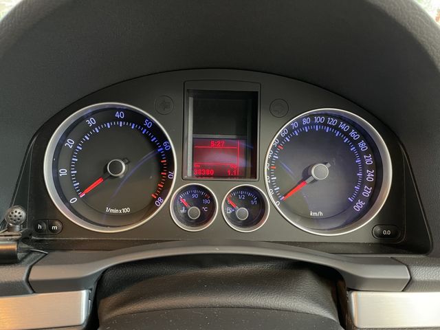 VOLKSWAGEN GOLF 2005 Image 31