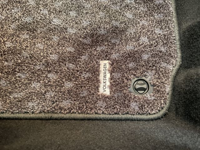 VOLKSWAGEN GOLF 2005 Image 31