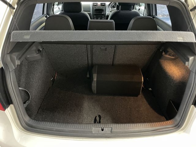 VOLKSWAGEN GOLF 2005 Image 31