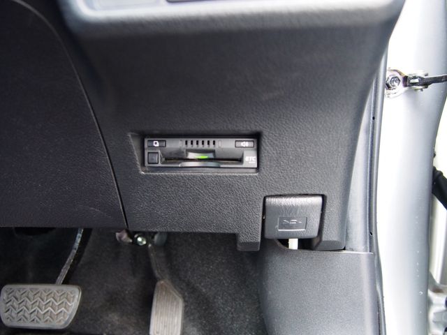 TOYOTA COROLLA AXIO 2017 Image 31