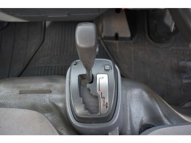 ISUZU ELF 2015 Image 31