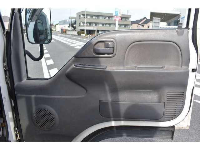 ISUZU ELF 2015 Image 31