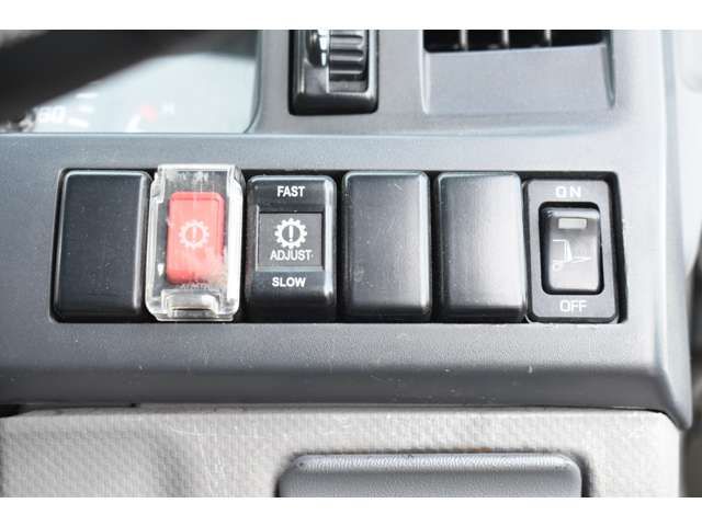 ISUZU ELF 2015 Image 31