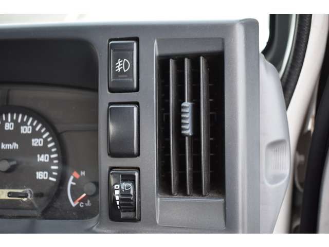 ISUZU ELF 2015 Image 31